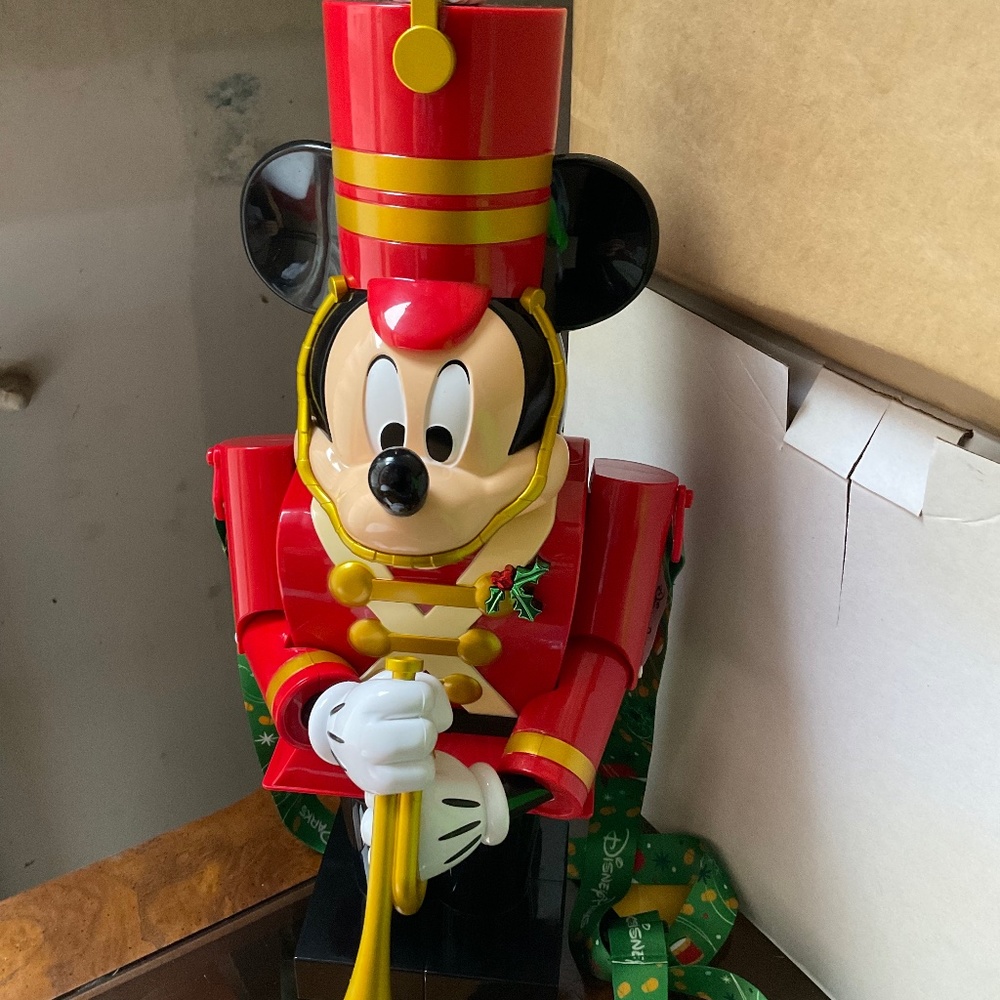 Disney parks Christmas Mickey-popcorn bucket